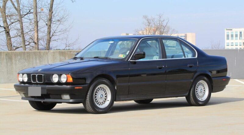 BMW 535i – E34 (1991-1994) – pojistková skříň