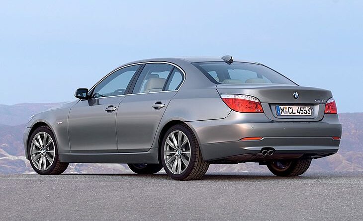 BMW 5 E60, E61 (2003-2010) – pojistková skříň