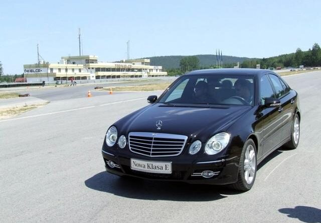 Mercedes-Benz třídy E W211 (2002-2009) – pojistková skříňka