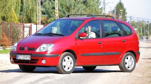 Renault Scenic (1996-2016) – pojistková skříň