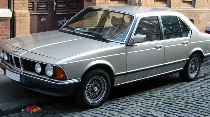 BMW 7 E23 (1977-1987) – pojistková skříňka