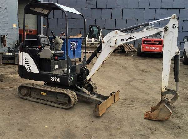 Bobcat 324 (minibagr) – pojistková skříňka