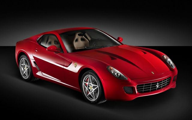 Ferrari 599 (2006-2012) – pojistková skříňka