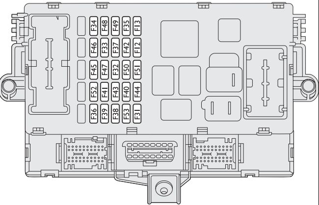 Detailní pohled na panel pojistek F44 pro zapalovač ve Fiat Bravo.