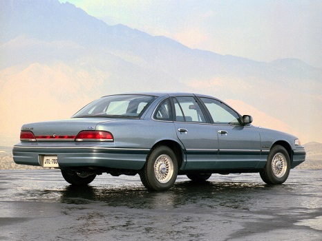 Ford Crown Victoria (1992-2012) – pojistková skříňka