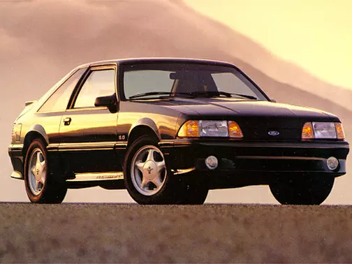 Ford Mustang (1987-2022) – pojistková skříňka