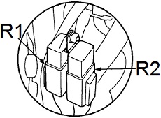 Podpora relé č. 2 v motorovém prostoru Honda Accord 2,2 l (1994-1997).
