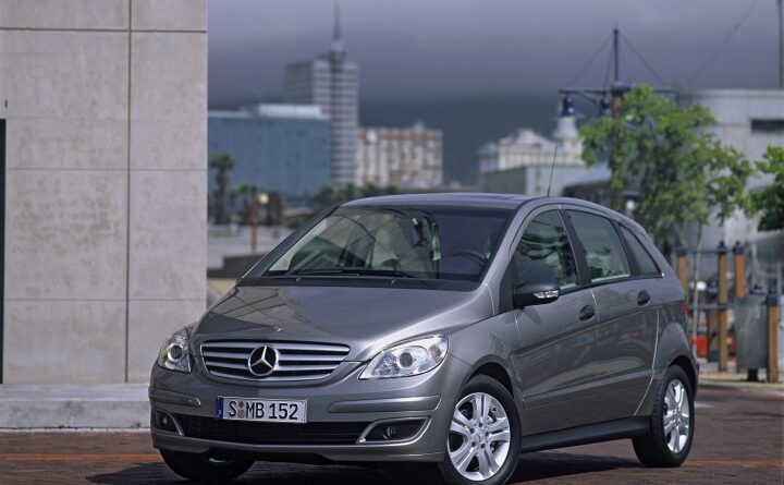 Mercedes-Benz Třídy B W245 (2006-2011) – pojistková skříňka