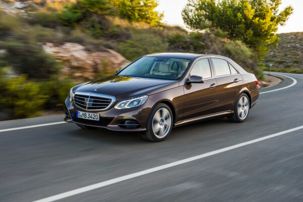 Mercedes-Benz Třídy E W212 (2009-2016) – pojistková skříňka