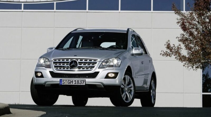 Mercedes-Benz ML W164 (2005-2011) – pojistková skříňka