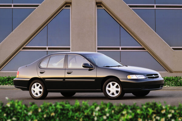 Nissan Altima (1998-2018) – pojistková skříňka