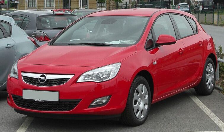 Opel Astra J (2013-2018) – pojistková skříňka