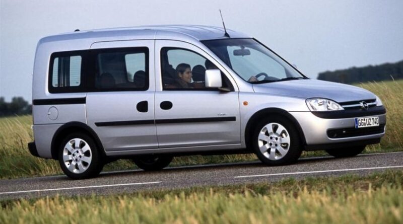 Opel Combo C (2001-2011) – pojistková skříňka