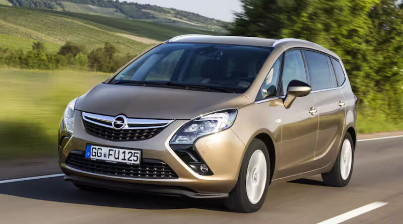 Opel Zafira B Family (2006-2014) – pojistková skříňka