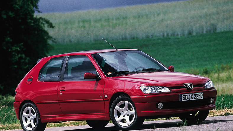 Peugeot 306 (1993-2002) – pojistková skříňka