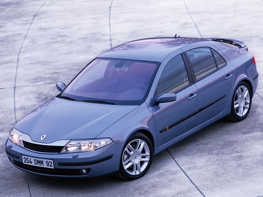 Renault Laguna 2 (2001-2007) – pojistková skříňka