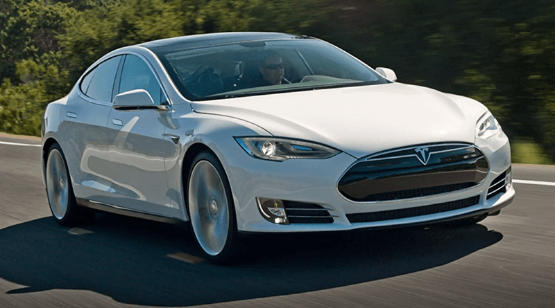 Tesla Model S (2014) (evropská verze) – pojistková skříňka