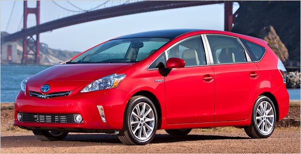 Toyota Prius V (2012-2016) – pojistková skříňka