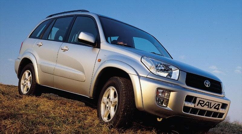Toyota RAV4 XA20 a CA20 (2001-2005) – pojistková skříňka