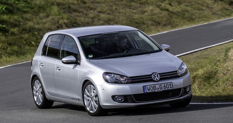 Volkswagen Golf VI (2008-2013) – pojistková skříňka
