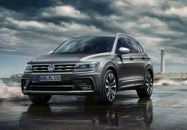 Volkswagen Tiguan 2 (2016-2021) – pojistková skříňka