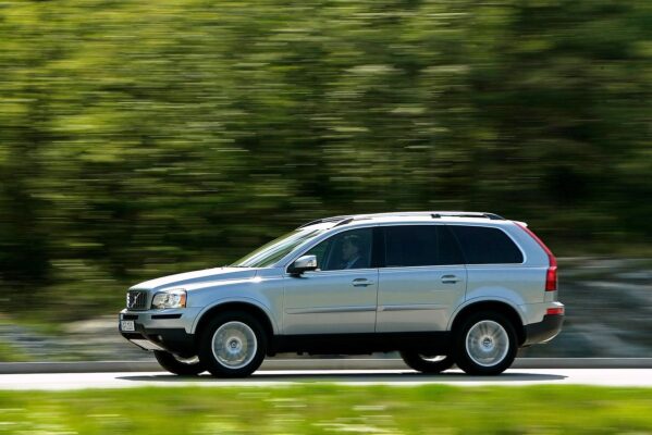 Volvo XC90 (2003-2022) – pojistková skříňka